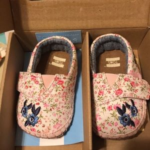 Baby shoes - size 2